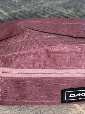 Dakine Mauve Pink Zip Pouch